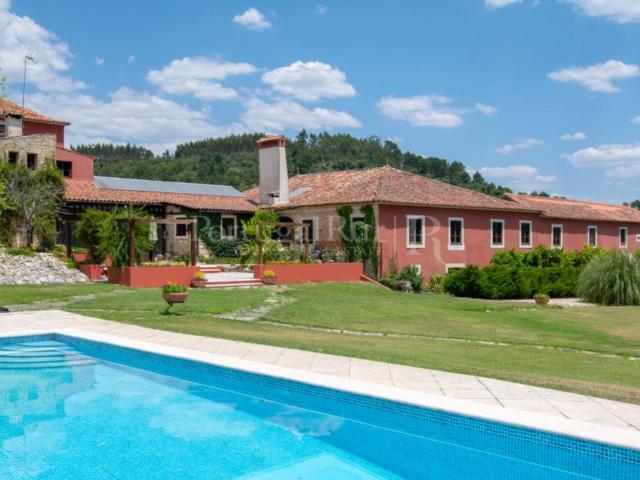 Quinta senhorial do séc. Xvii recuperada com capela, jardim. 956m² Atouguia