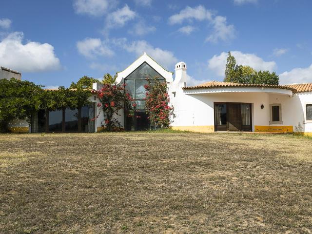 Quinta para venda com 17 ha de terreno e vista para o Castelo, em Óbidos, Portugal
