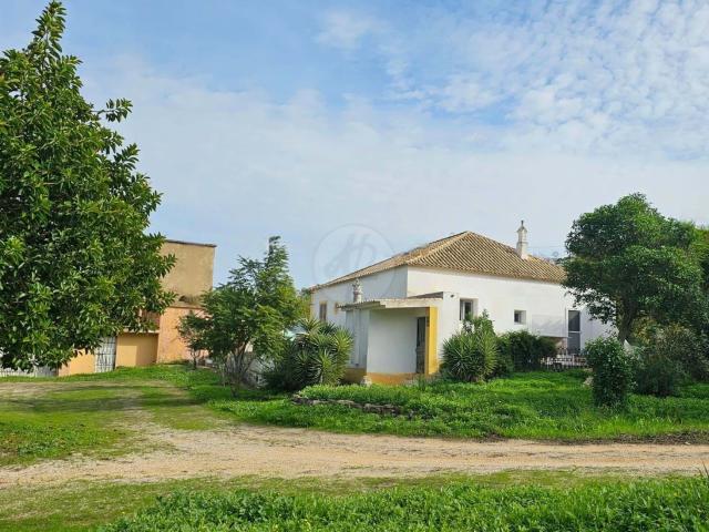 Quinta Privada com 46.000 m² em Lagos & Praia da Luz. Uma propriedade rara com potencial excecional!