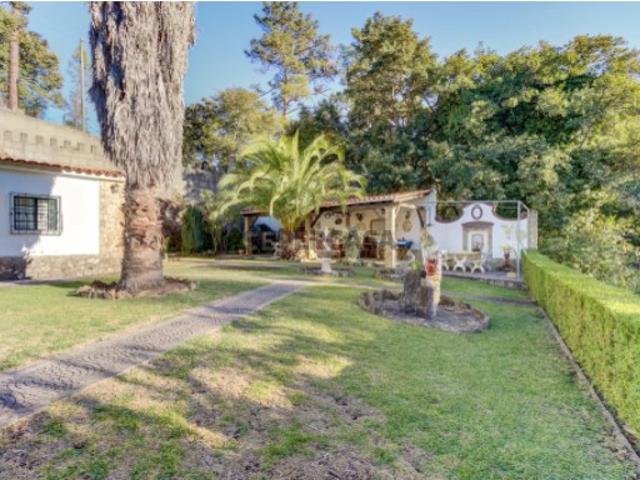 Quinta Rústica em Bucelas, com terreno de 4500m2