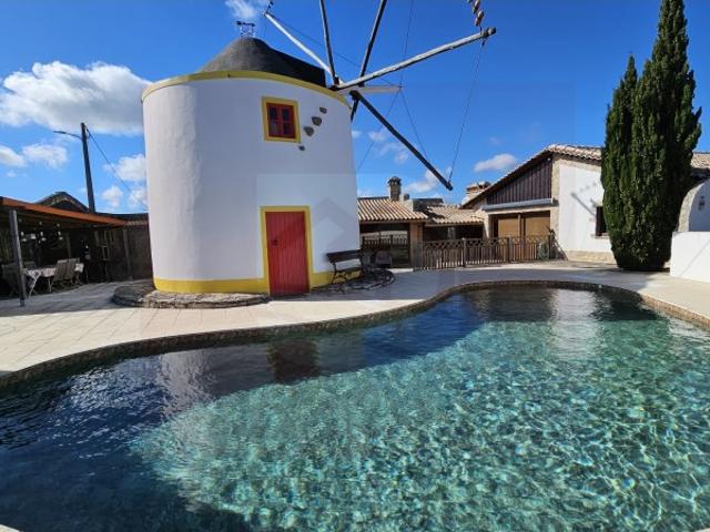 Quinta Rústica Excepcional com Garagem, Piscina, Jacuzzi, Churrasqueira, Vista para a Serra e Moinho Único