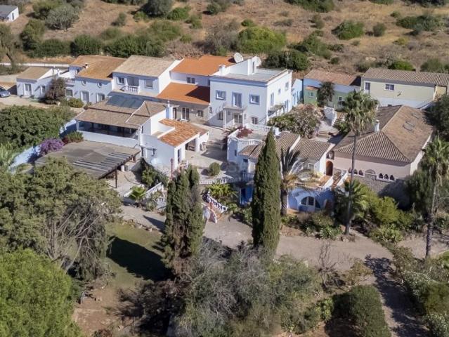 Quinta T14 de exelênçia com Piscina em 3,8 ha de Área em Odiáxere
