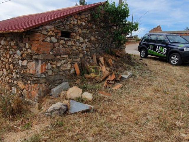 Quinta T1 para venda, na Freguesia das Sarzedas com 4680m2 | 26063196766