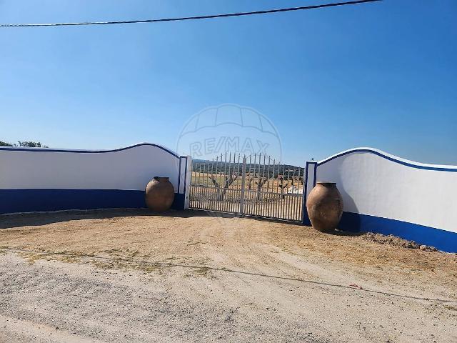 Quinta T3 à venda em Évora