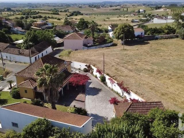Quinta T4 em Achete, Azoia de Baixo e Póvoa de Santarém de 1. 112m² Achete, Azóia de Baixo e Póvoa de Santarém