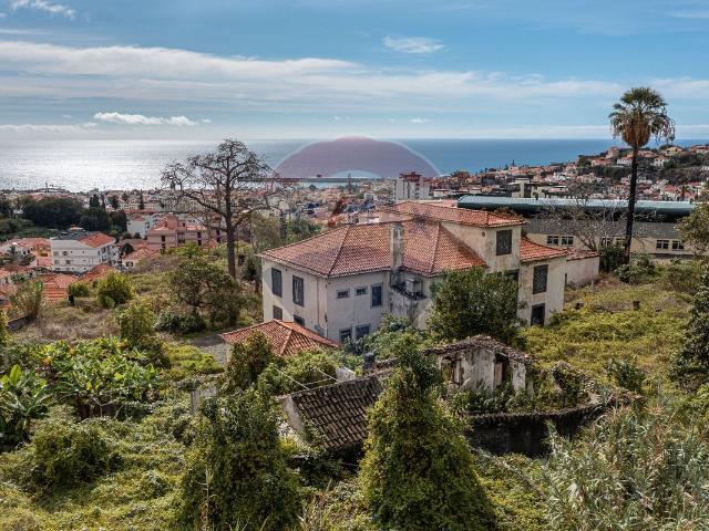 Quinta T6 à venda em Funchal