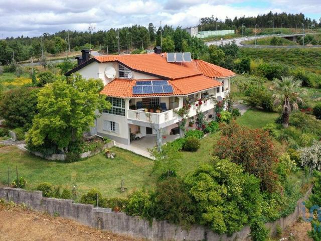 Quinta T6 em Candosa de 334,00 m²