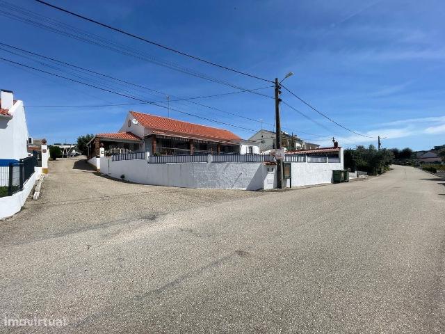 Quinta T7 com Restaurante e Terreno Rstico para Venda em Montemor.