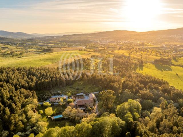 Quinta T8, em turismo rural e piscina, na Covilhã