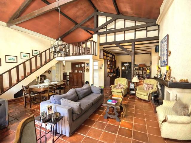 Quinta Tradicional com Vista de Campo em Cascais 300m² Alcabideche