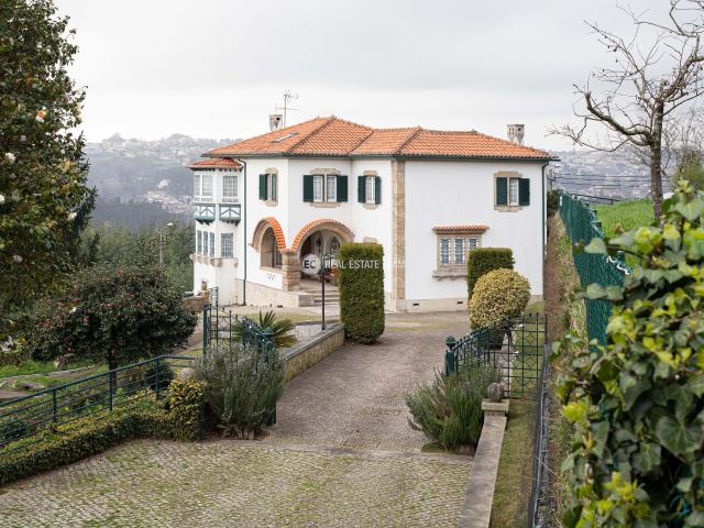 QUINTA — UM LEGADO DE EXCELÊNCIA A 30 MINUTOS DO PORTO
