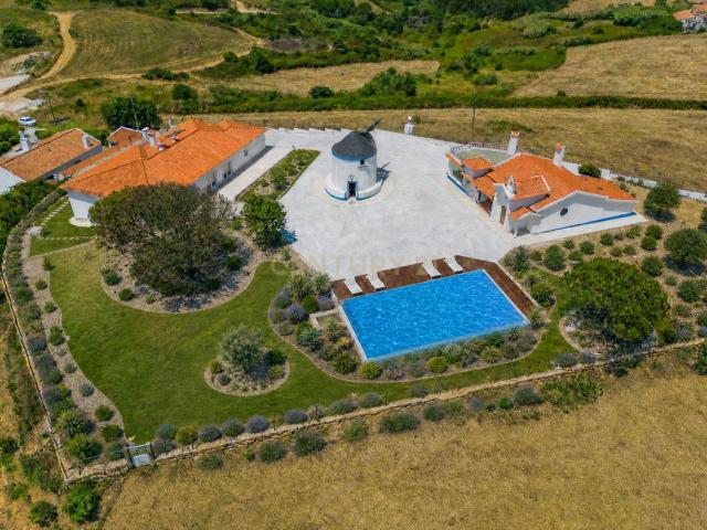 Quinta Única em Monte Bom com 2 Moradias e Moinho Tradicional Santo Isidoro