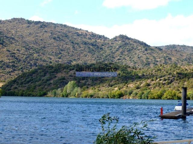 Quinta, Vinha, Casa, frente rio Douro. Portugal, Foz do Sabor, Torre de Moncorvo