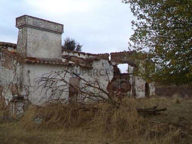 Quintas e casas rústicas em Barbacena e Vila Fernando