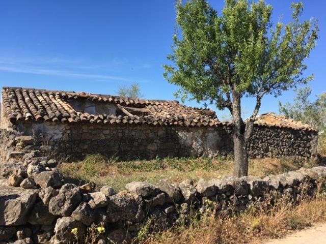 LOTE DE TERRENO COM 470.00 M² E RUÍNAS DE 171.00 M² COM VISTAS DE MAR E CAMPO