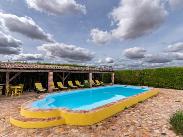 Quintas e casas rústicas em Vila Nova da Baronia