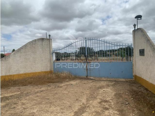 Quintas e casas rústicas T0 em Castro Verde e Casével
