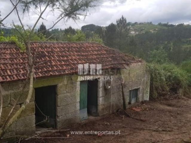 Quintas e casas rústicas T1 em Várzea, Aliviada e Folhada