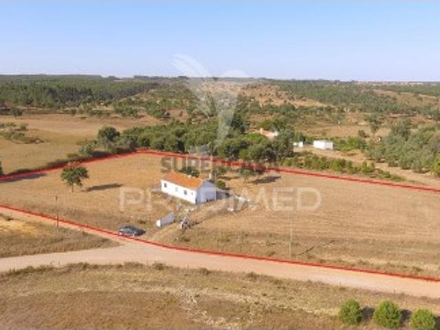 Quintas e casas rústicas T2 em São Domingos e Vale de Água