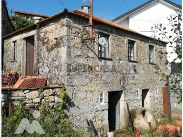 Quintas e casas rústicas T2 em São João da Serra