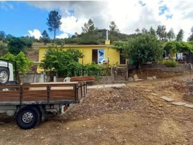 Quintas e casas rústicas T2 em Santana