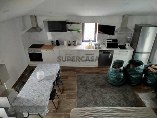 Quintas e casas rústicas T2 em Teixeira e Teixeiró