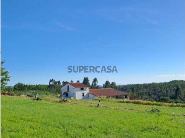 Quintas e casas rústicas T3 em Castelo Branco
