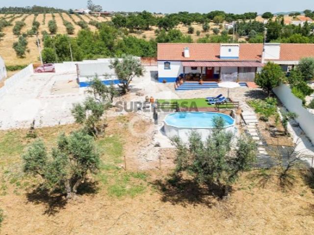 Quintas e casas rústicas T3 em Ameixial Santa Vitória e São Bento