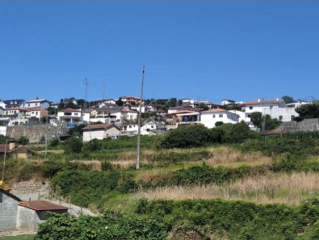 Quintas e casas rústicas T3 em Figueiró Santiago e Santa Cristina