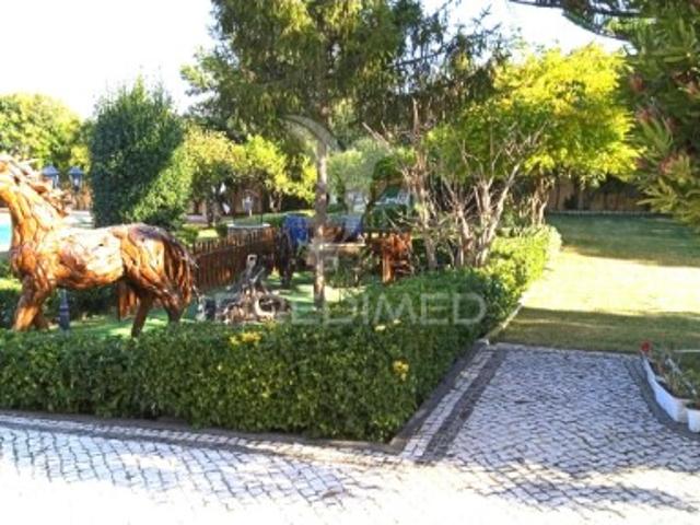 Quintas e casas rústicas T3 em São João das Lampas e Terrugem