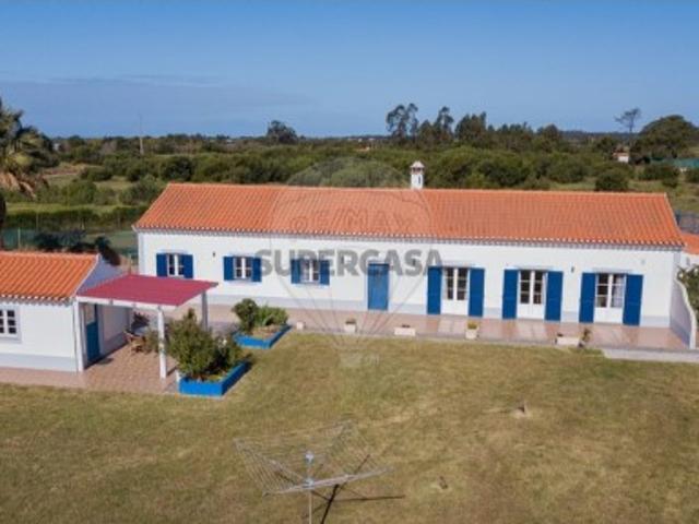 Quintas e casas rústicas T3 em São Teotónio