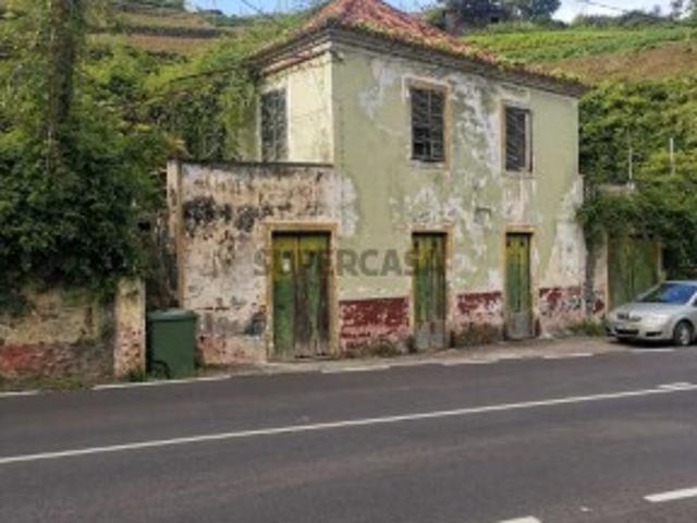 Quintas e casas rústicas T3 em Porto da Cruz