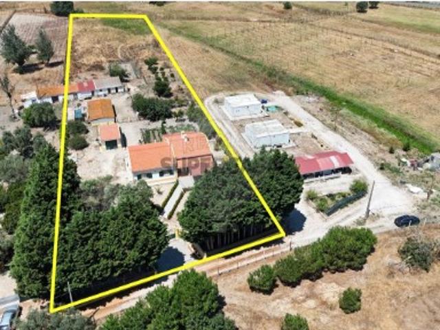 Quintas e casas rústicas T3 em Pinhal Novo