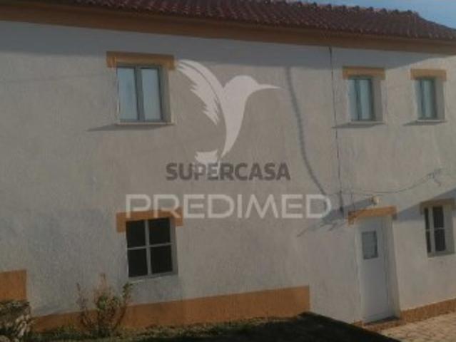 Quintas e casas rústicas T3 em Urra