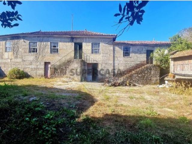 Quintas e casas rústicas T4 em Guilhofrei