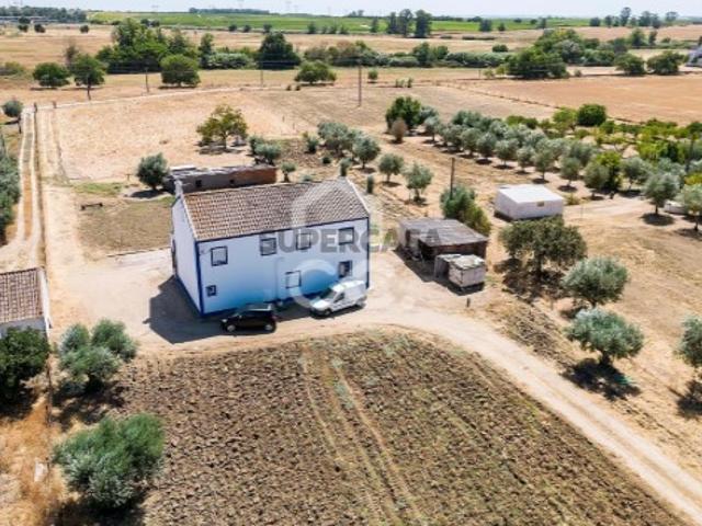 Quintas e casas rústicas T4 em Malagueira e Horta das Figueiras