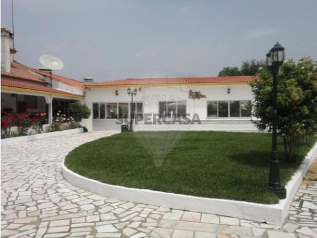 Quintas e casas rústicas T4 em Margem