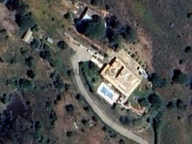 Quintas e casas rústicas T4 em Salir