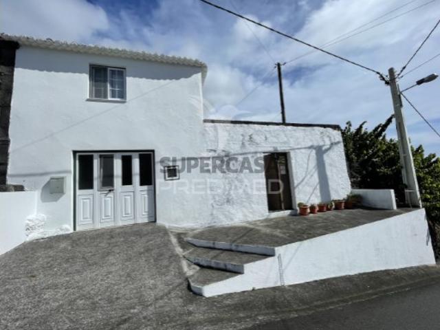 Quintas e casas rústicas T4 em Urzelina São Mateus
