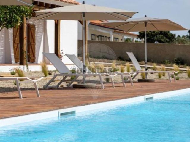 Quintas e casas rústicas T4 em Vendas Novas