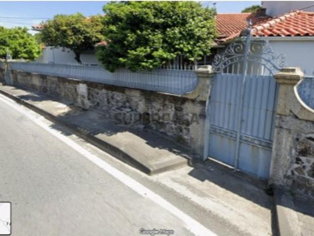 Quintas e casas rústicas T4 em Vila de Prado