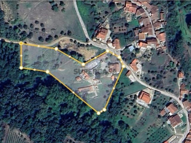 Quintas e casas rústicas T5 em Lamas