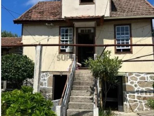 Quintas e casas rústicas T5 em São Pedro do Sul, Várzea e Baiões