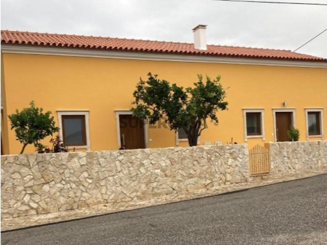 Quintas e casas rústicas T5 em Santa Catarina