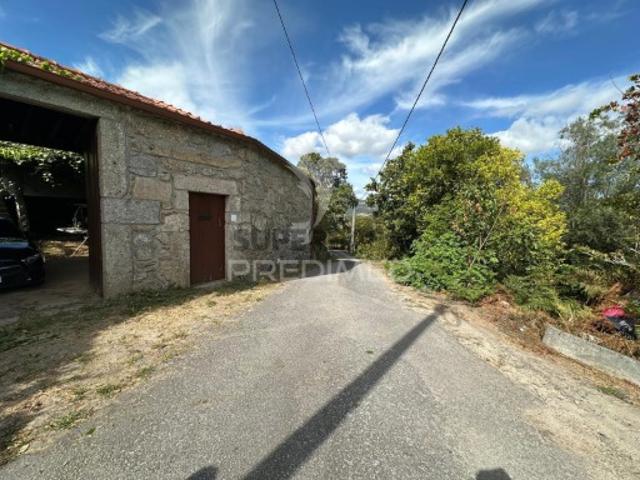Quintas e casas rústicas T6 em Gemieira