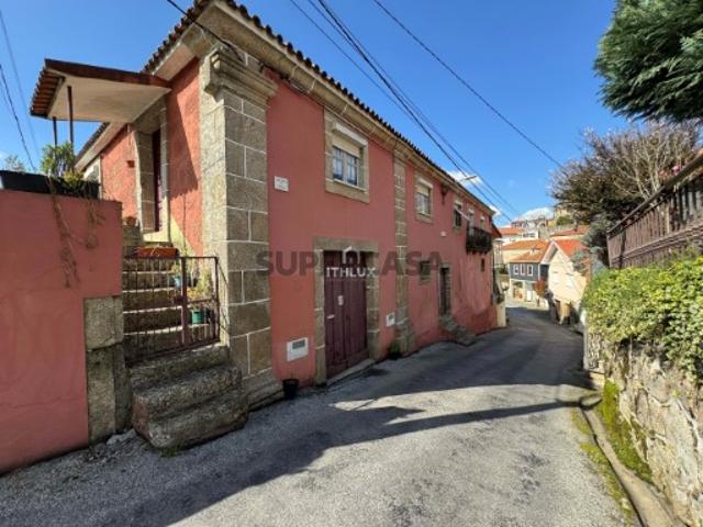 Quintas e casas rústicas T6 em São Martinho de Mouros