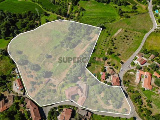 Quintas e casas rústicas T6 em Vila Verde e Barbudo