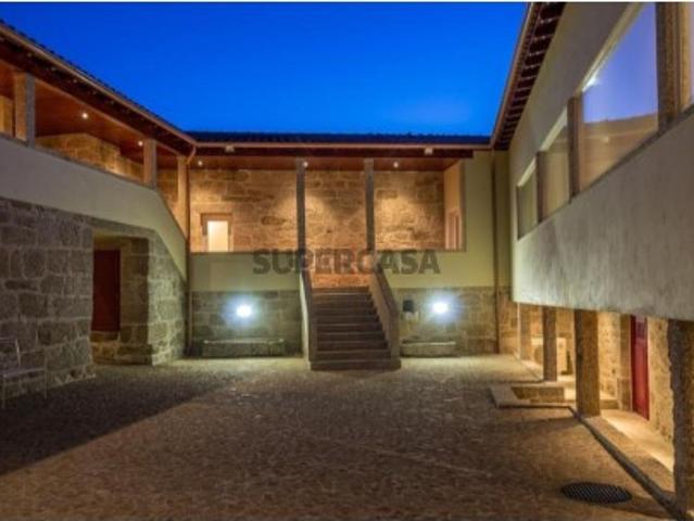 Quintas e casas rústicas T8 em Sobradelo da Goma