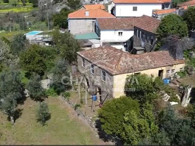 Quintinha c/ casa em pedra em Baião Frende