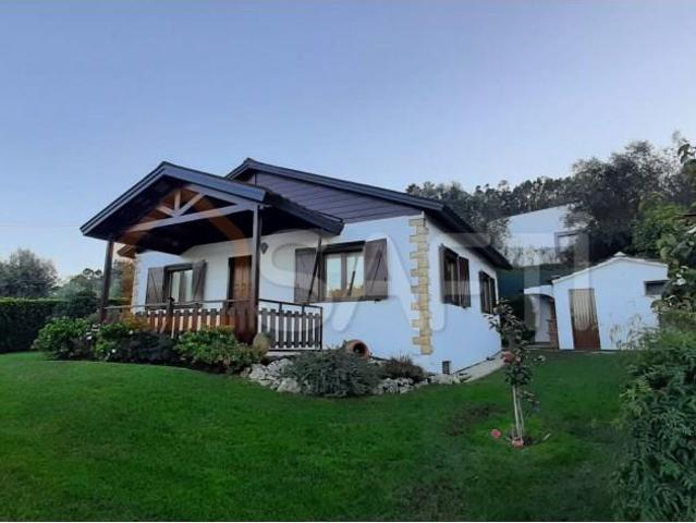 Quintinha Com Moradia T2, Garagem, Arrumos, Pomar, Furo E Na. 52m² Santiago e São Simão de Litém e Albergaria dos Doze